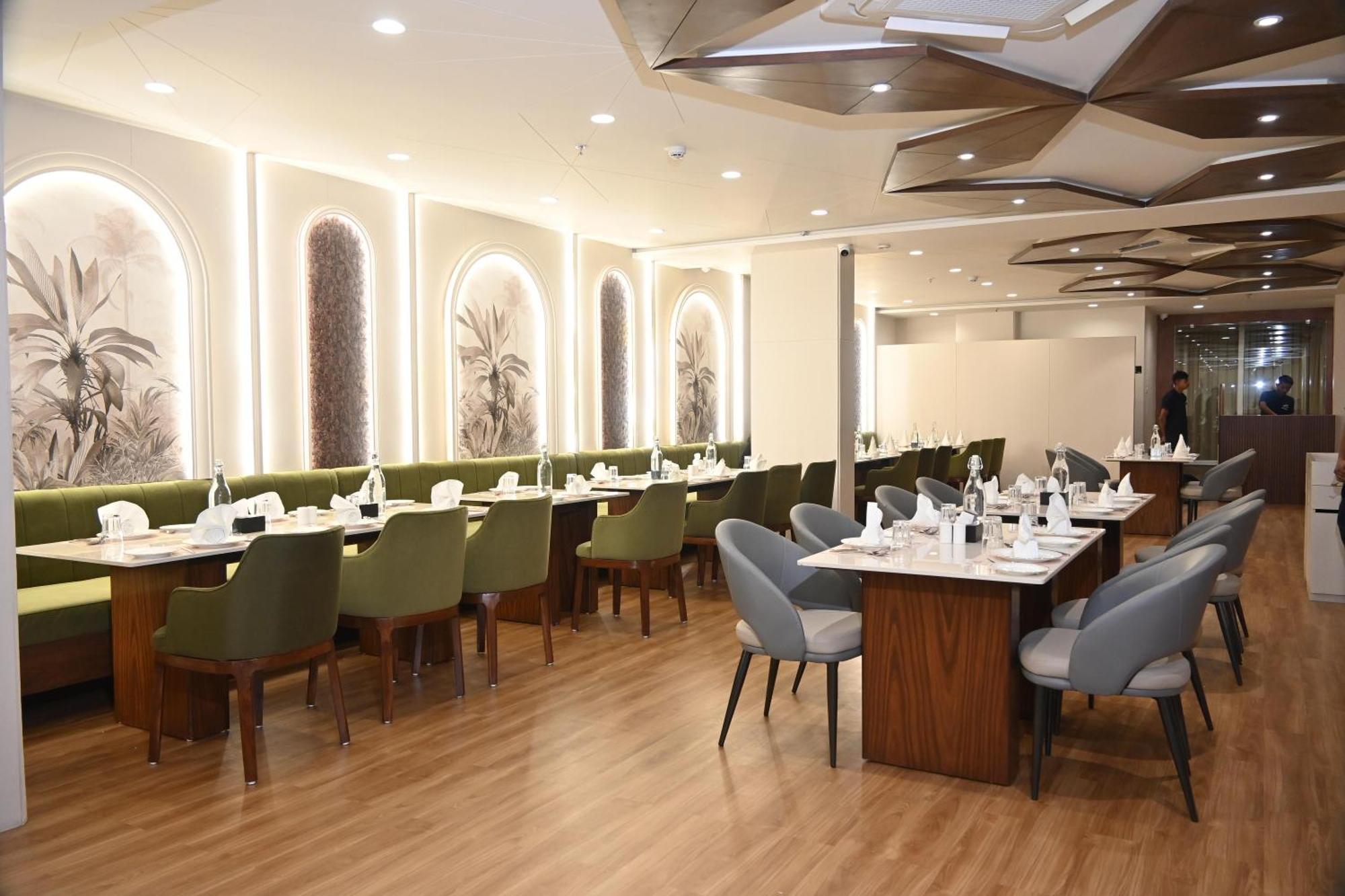 Pam Premium Hotel Vadodara Buitenkant foto